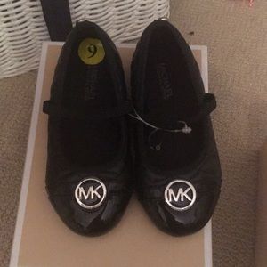 Michael kors black patent leather flats size 9